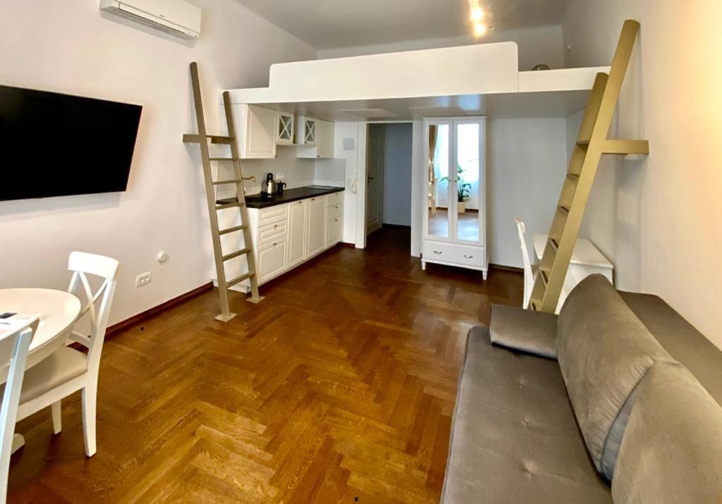 Ars Longa Apartments Ljubljana Buitenkant foto