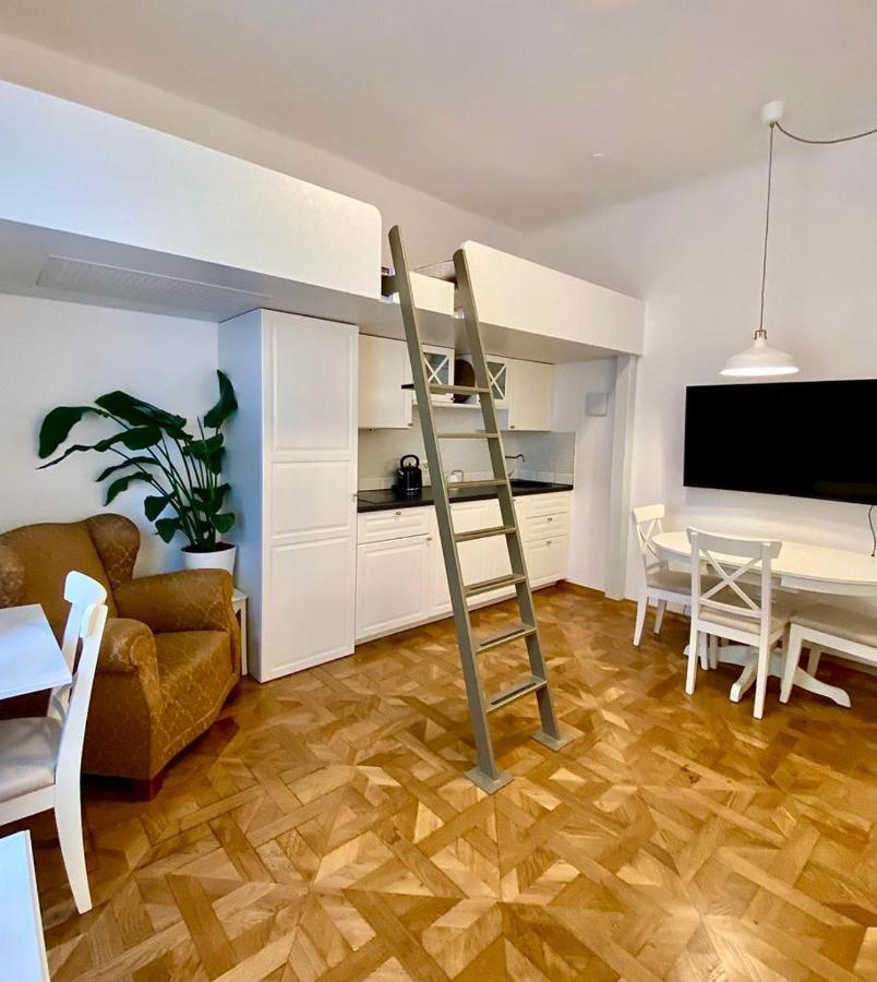 Ars Longa Apartments Ljubljana Buitenkant foto