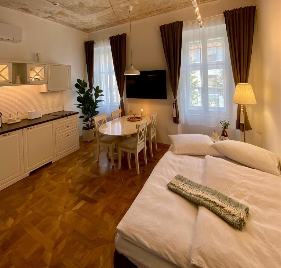 Ars Longa Apartments Ljubljana Buitenkant foto